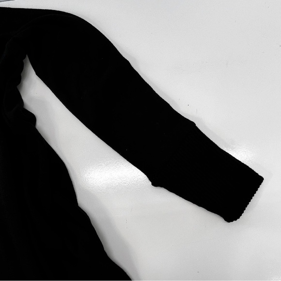 NEW LOFT Sweater Size Small Black Scoop Neck Round Hem Soft Minimalist Capsule - Picture 5 of 7